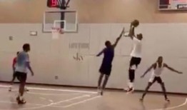 最新爆料篮球场图片视频,高清图片视频曝光，精彩瞬间不容错过