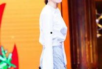 娱乐大爆料闫妮是谁,娱乐大爆料中的喜剧女王